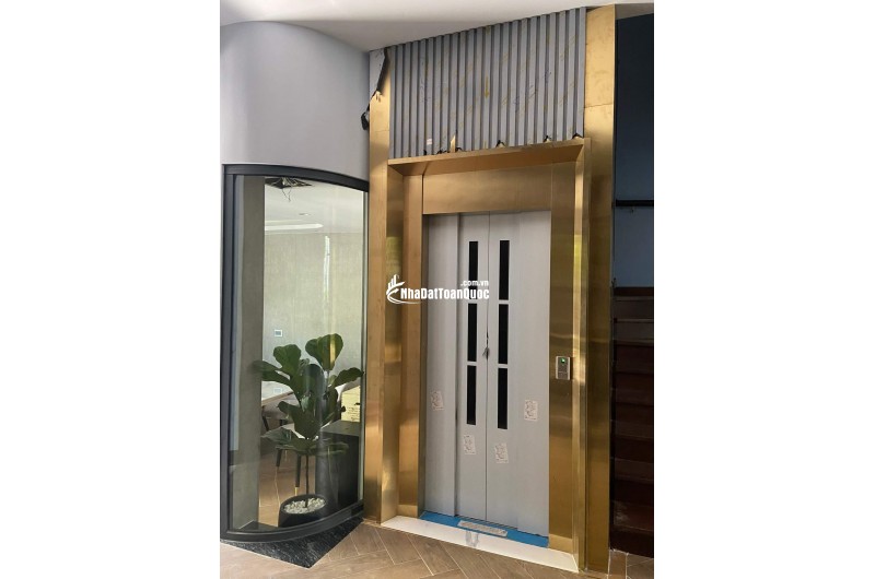 Cho thuê nhà mới, lô góc, thang máy,vỉa hè, 116m2- 4T, Hoàng Quốc Việt_44 Tr
